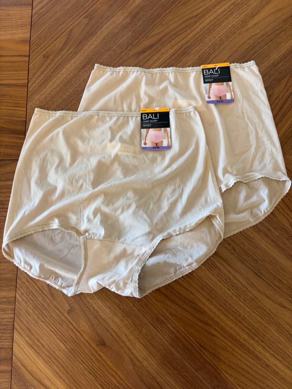 Bali Women's Skimp Skamp Full Coverage Briefs - Nude (2 Pack) L NWT